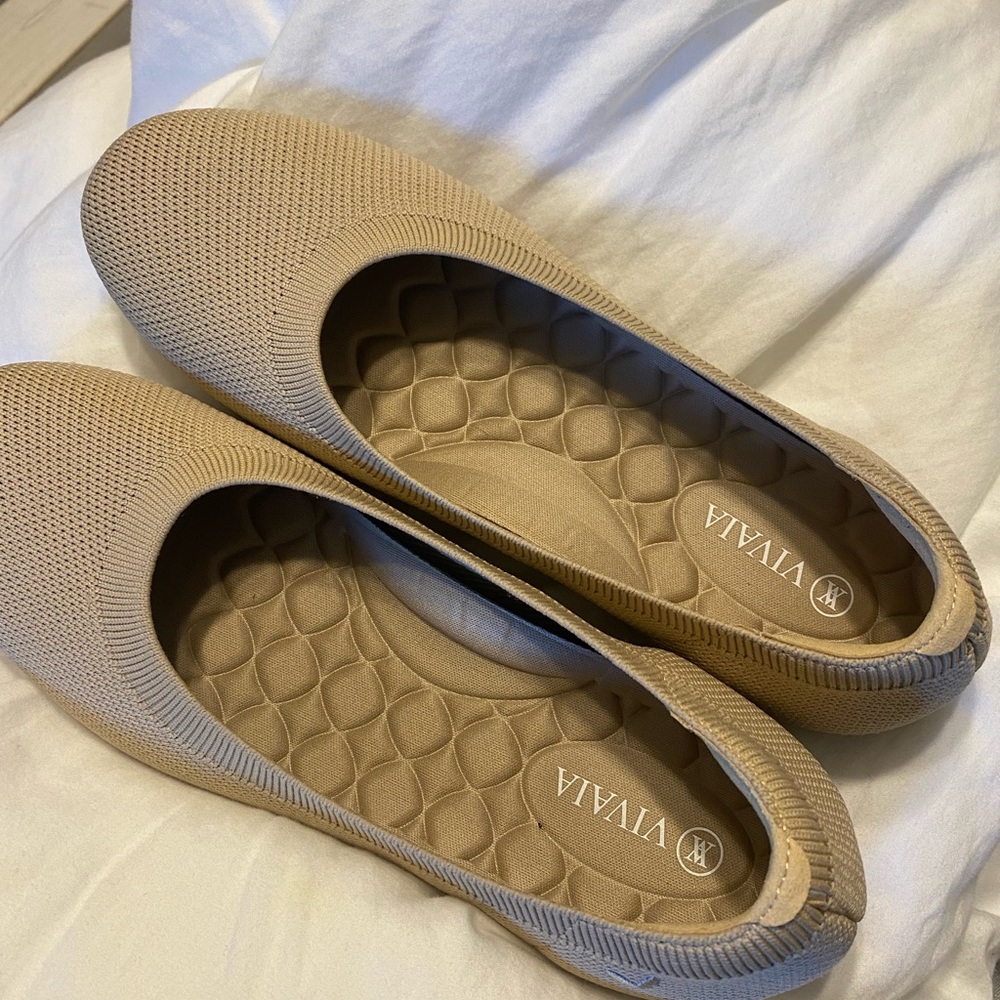 Vivaia ballet flats